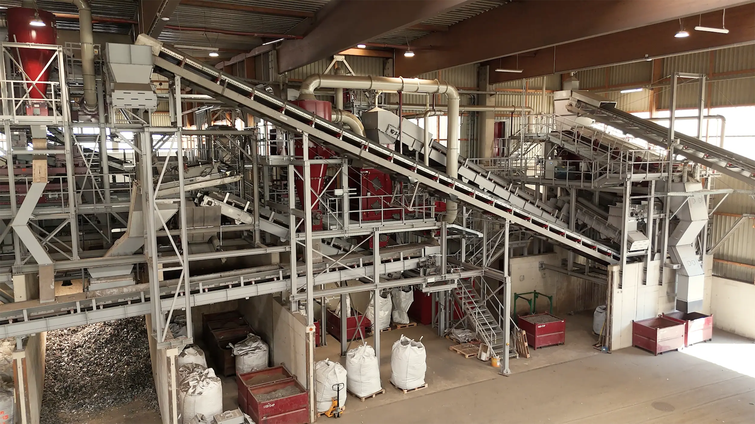 metal recycling plant featuring a SPALECK 3D COMBI screening machine