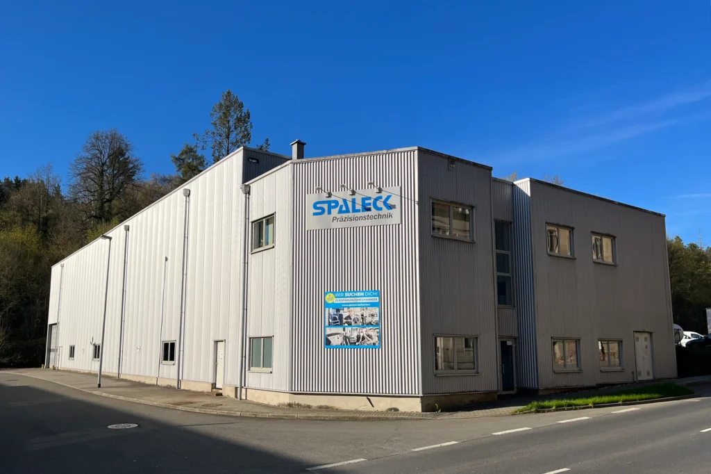 Building of SPALECK GmbH & Co. KG with the company logo on the facade.